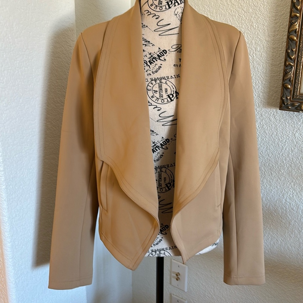 NWT LuLu's Wide Lapel Blazer